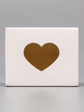 Коробка с окном 100х80х35мм бумажная белая Сердце 1/20/1060