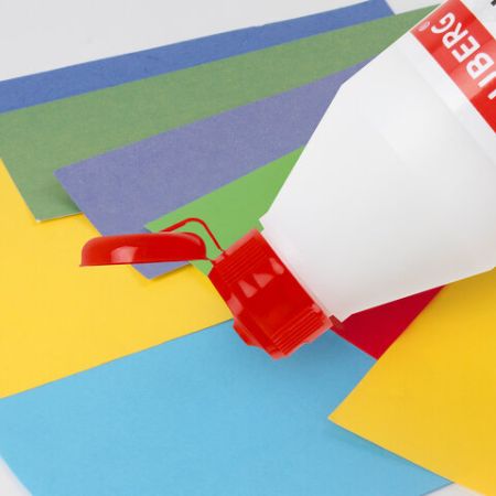 Клей ПВА 500г бумага картон дерево BRAUBERG 1/12 Клей ПВА 500г бумага картон дерево BRAUBERG 1/12