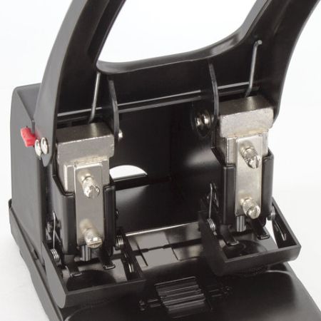 Дырокол на 100листов металлический мощный черный Heavy duty Brauberg 1/6 (Клиент)