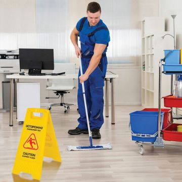 Знак Осторожно! Скользский пол! 62х30см пластиковый LAIMA PROF 1/10