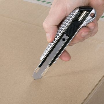 Нож канцелярский 18 мм к-т 2шт + 10 лезвий металлический корпус BRAUBERG Metallic 1/6/36