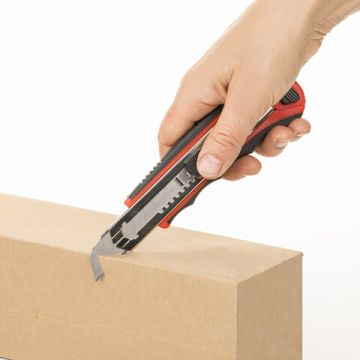 Нож канцелярский 18 мм BRAUBERG, автофиксатор, резиновые вставки, + 6 лезвий, блистер 1/1