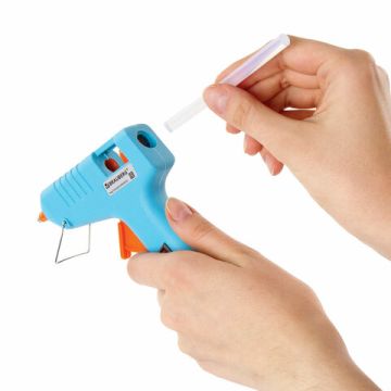 Клеевой пистолет 15 Вт для стержня 7мм компл 20 стержней BRAUBERG 1/12/24