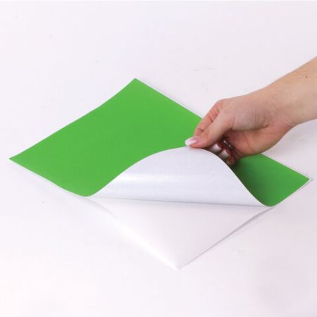 Этикетка самоклеящаяся 210х297мм 1этикетка на листе А4 70 г/м2 зеленая STAFF 1/21 (клиент)